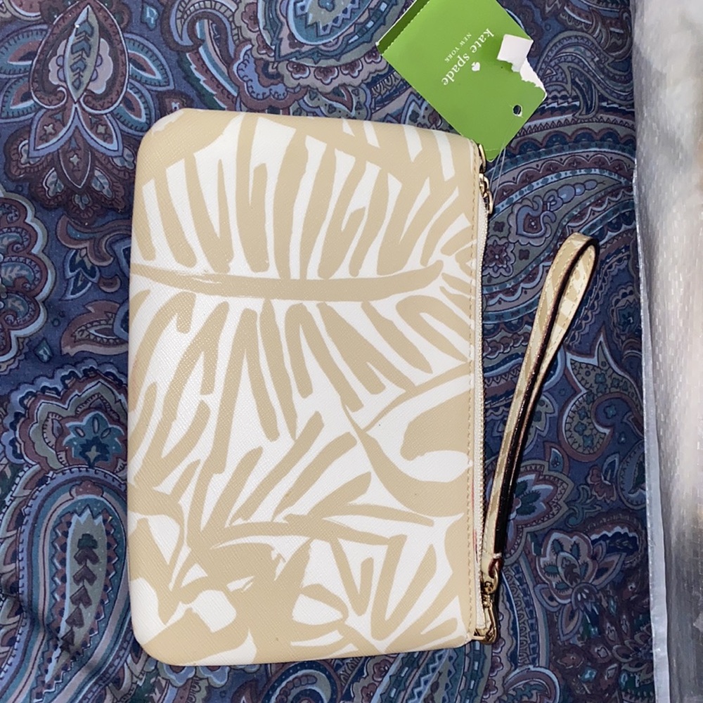 Kate Spade Wristlet - Picture 5 of 5